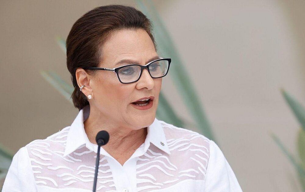Ilya Espino de Marotta: La primera mujer en dirigir el Canal de Panamá y su compromiso con el futuro