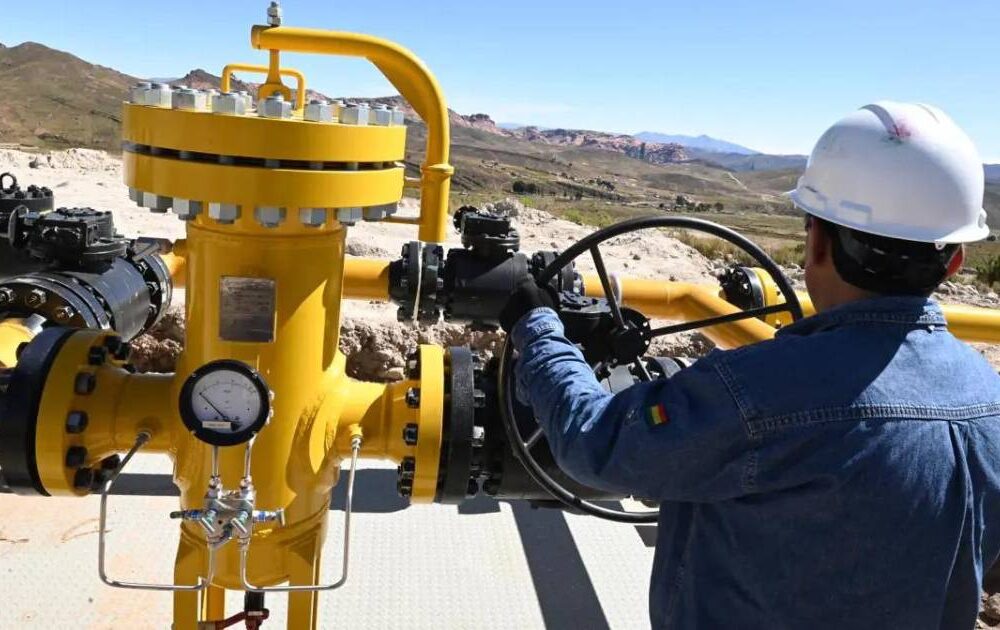 Autorizan importación de petróleo por refinerías para oferta de combustibles sin subsidios