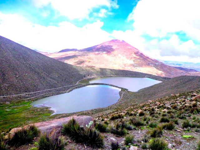 Comunidades originarias bloquean acceso a lagunas y amenazan suministro de agua en Potosí