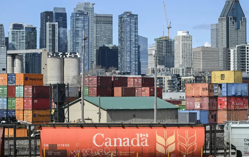Canadá impone aranceles a productos estadounidenses en respuesta a medidas de Trump