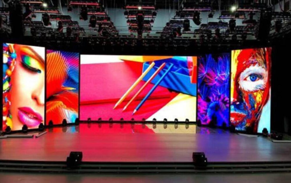 Accidente en concurso de baile: Pantalla LED se desploma sobre bailarinas