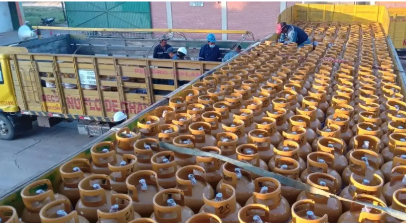 Distribuidores de gas licuado suspenden entrega en barrios por aumento del diésel