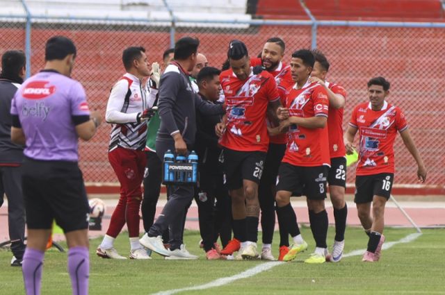 Gualberto Villarroel San José se complica tras derrota ante Nacional Potosí