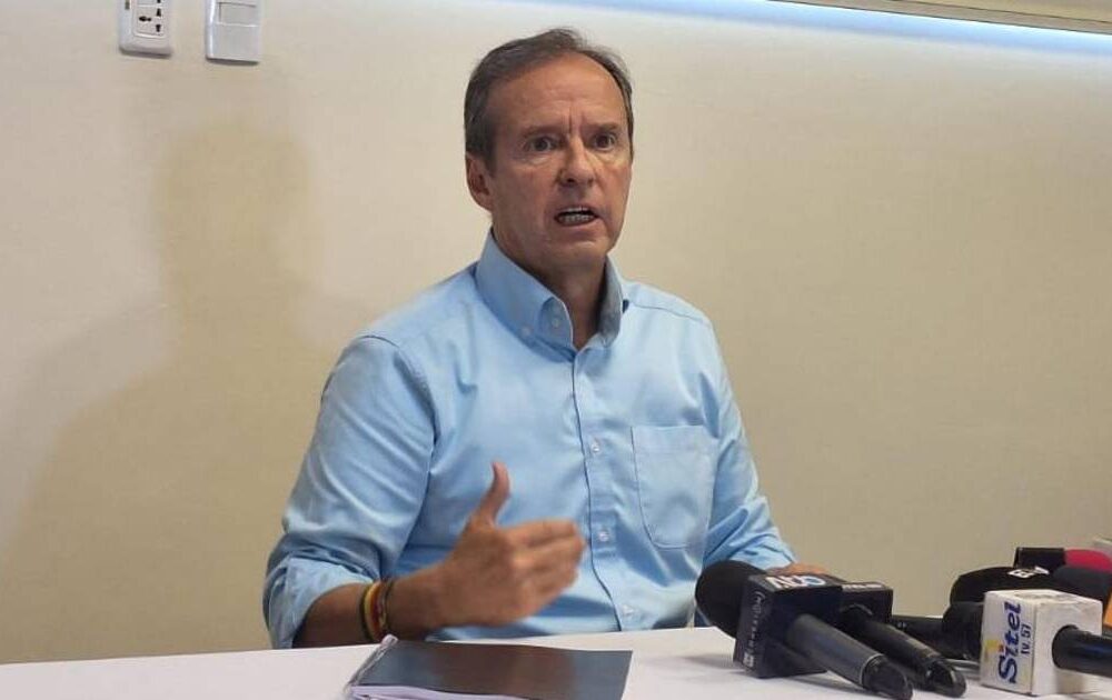 Tuto Quiroga critica la gestión de Rodrigo Paz, asemejándola a un barco sin rumbo