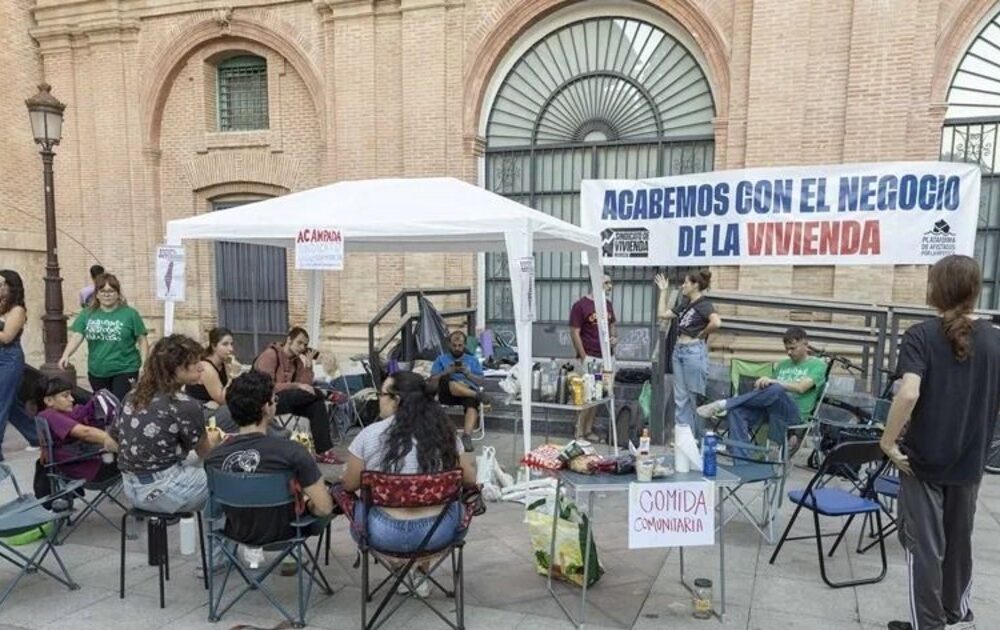 Continúa la acampada en Madrid por la crisis habitacional a pesar de acciones gubernamentales