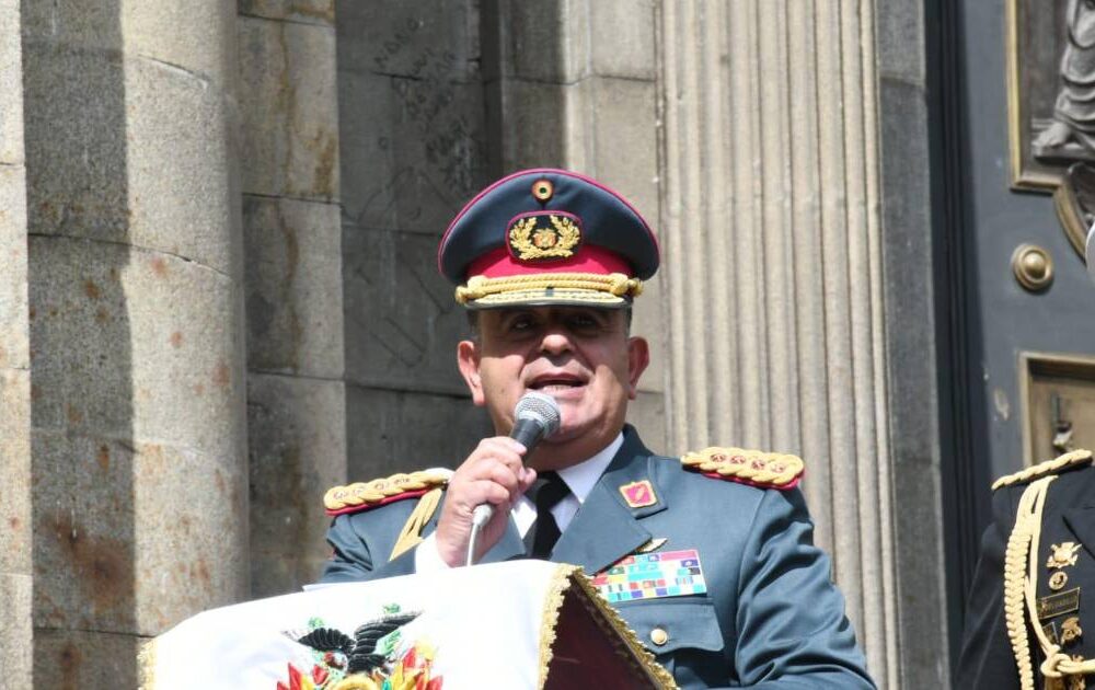 El comandante de las FFAA asegura que están preparados para proteger al pueblo