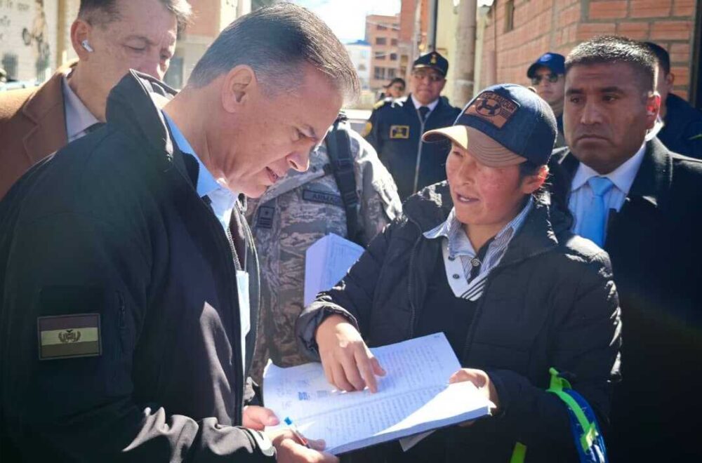 Gobierno asignará Bs 5 millones para restaurar viviendas dañadas por explosiones en Viacha