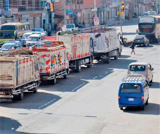 Anuncio de cambios en la política de precios de combustibles en Bolivia