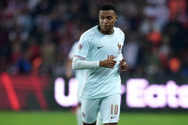 Mbappé se perderá entre 10 y 12 días de competencia debido a una lesión