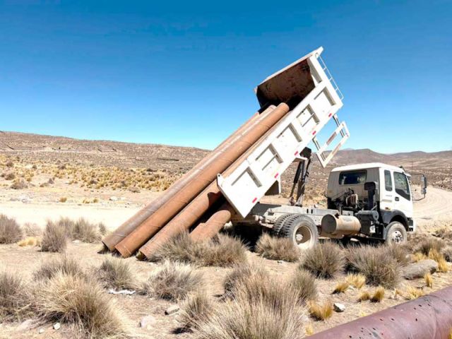Inician proyecto de renovación de tuberías en la laguna Lack’achaka