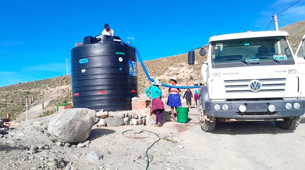 Trancas no autorizadas afectan la zona de lagunas en Potosí