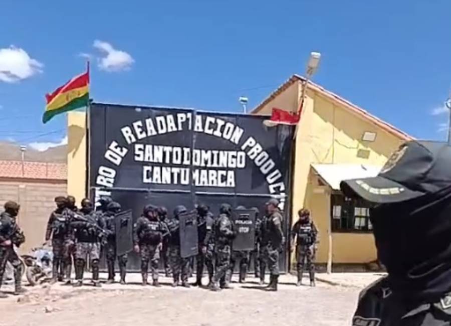 Dos policías en prisión preventiva por facilitar llamadas a Roger Mariaca