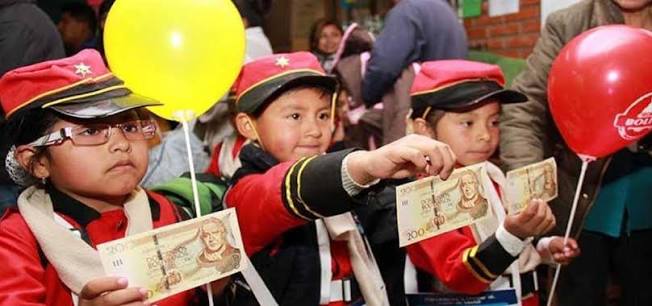 Inicia el pago del Bono Juancito Pinto de Bs 300 para estudiantes
