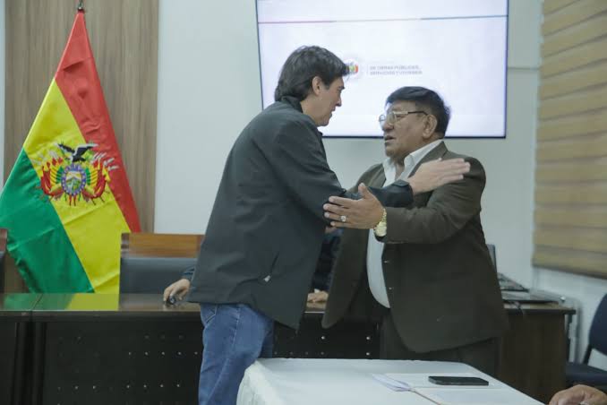 Gobierno y transportistas determinan ajuste de tarifas de hasta el 35% en pasajes interdepartamentales