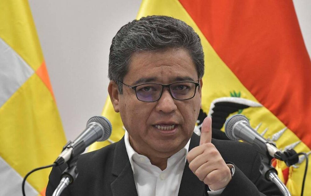 El Gobierno acusa a Montaño de ejercer funciones ilegales como fiscal general