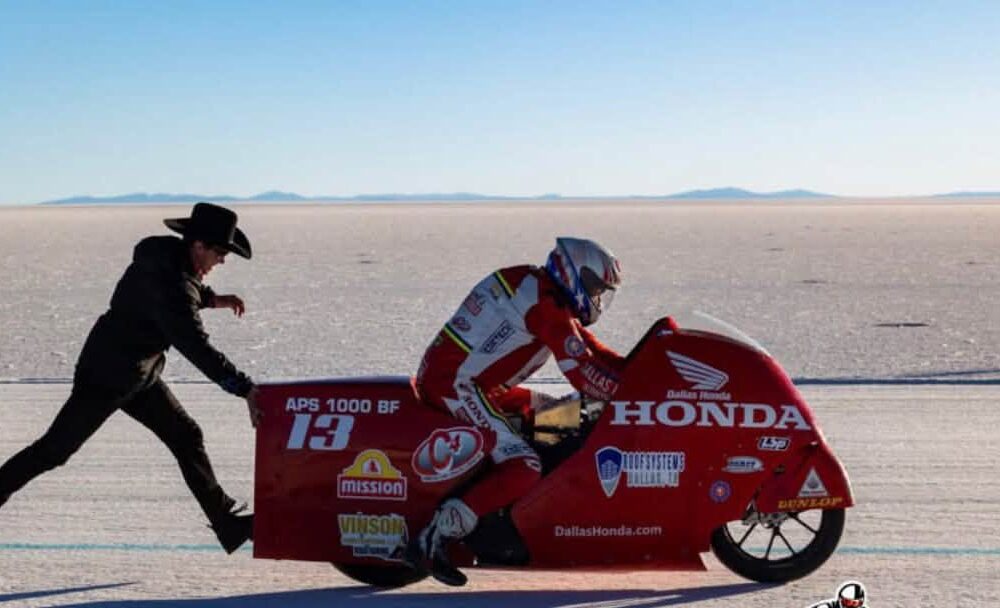 Competencia internacional de velocidad se lleva a cabo en el Salar de Uyuni