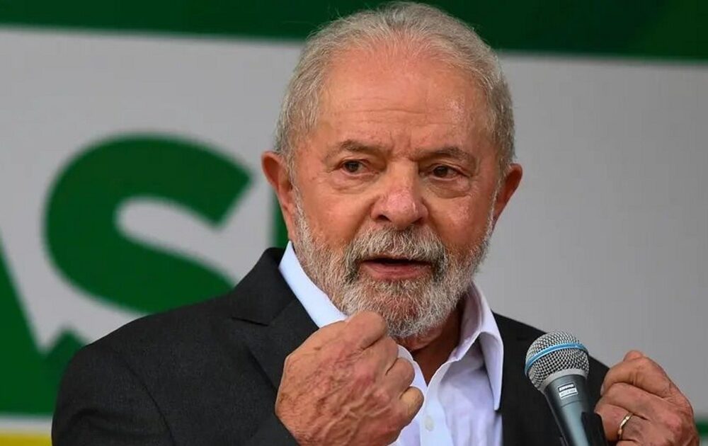 Lula insta a jóvenes y ancianos a unirse en la lucha contra Flávio Bolsonaro