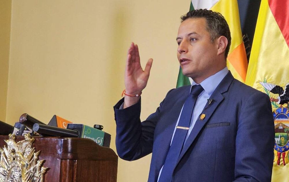 Vicepresidente solicita investigación sobre funcionarios con visa restringida