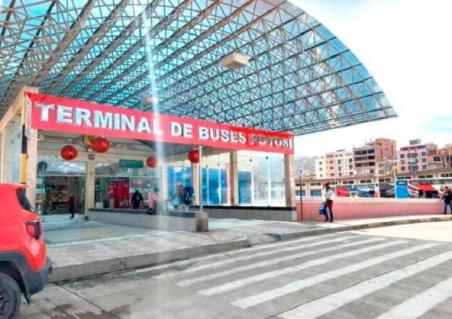 Empresas de transporte de Potosí reducen precios ante baja demanda