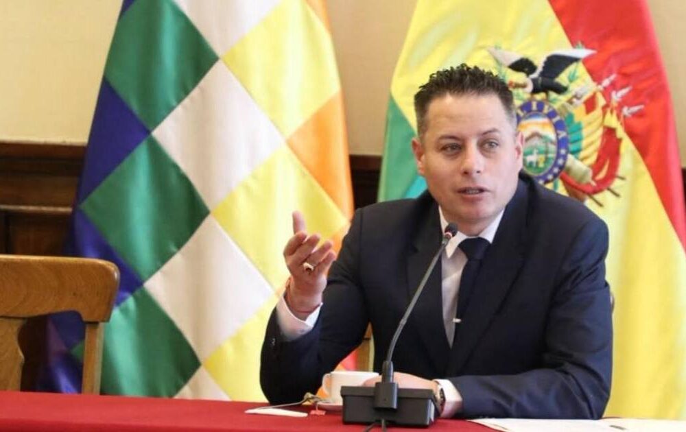 Vicepresidente Lara exige claridad sobre reservas de gas ante importaciones