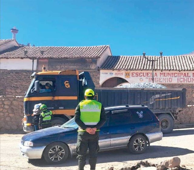 Controles de transporte de minerales en Potosí para evitar contaminación