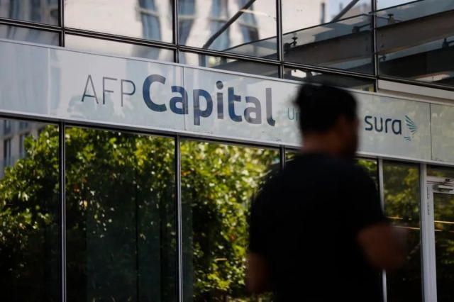 Investigación en Chile por millonarias pérdidas en fondos de pensiones