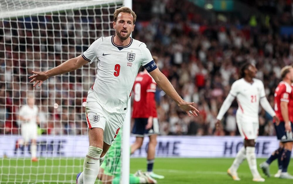 Kane brilla y hace historia con su doblete ante República Checa