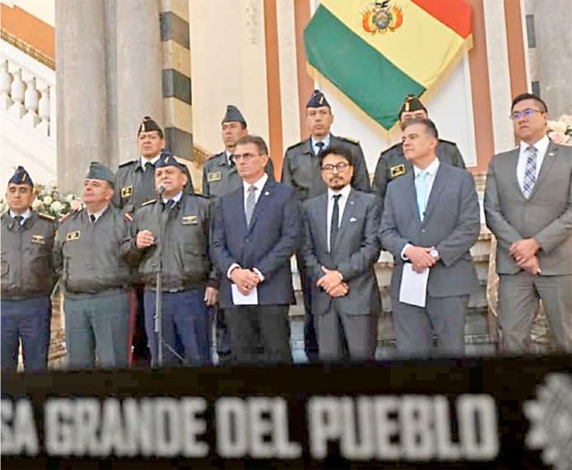 Gobierno propone participación militar en la lucha contra el crimen organizado