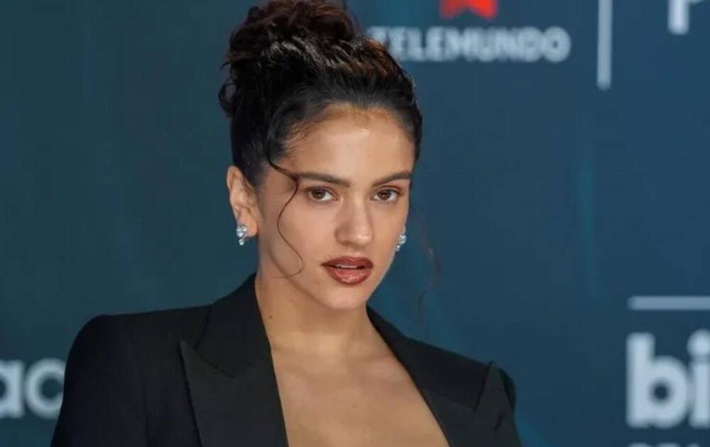 Rosalía celebra la música en español en los Billboard Latinos