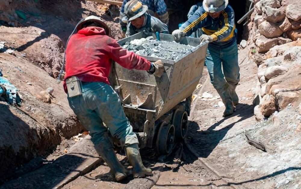Aprobación en Diputados del contrato minero entre Comibol e Inversur