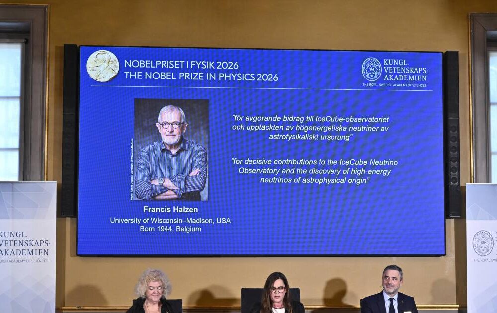 Francis Halzen recibe el Nobel de Física por sus hallazgos en partículas subatómicas