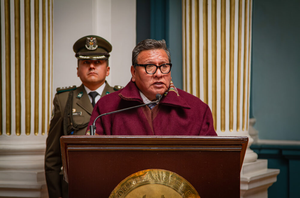 Coordina visita de Kast a Bolivia: Canciller Huanca se dirige a Chile
