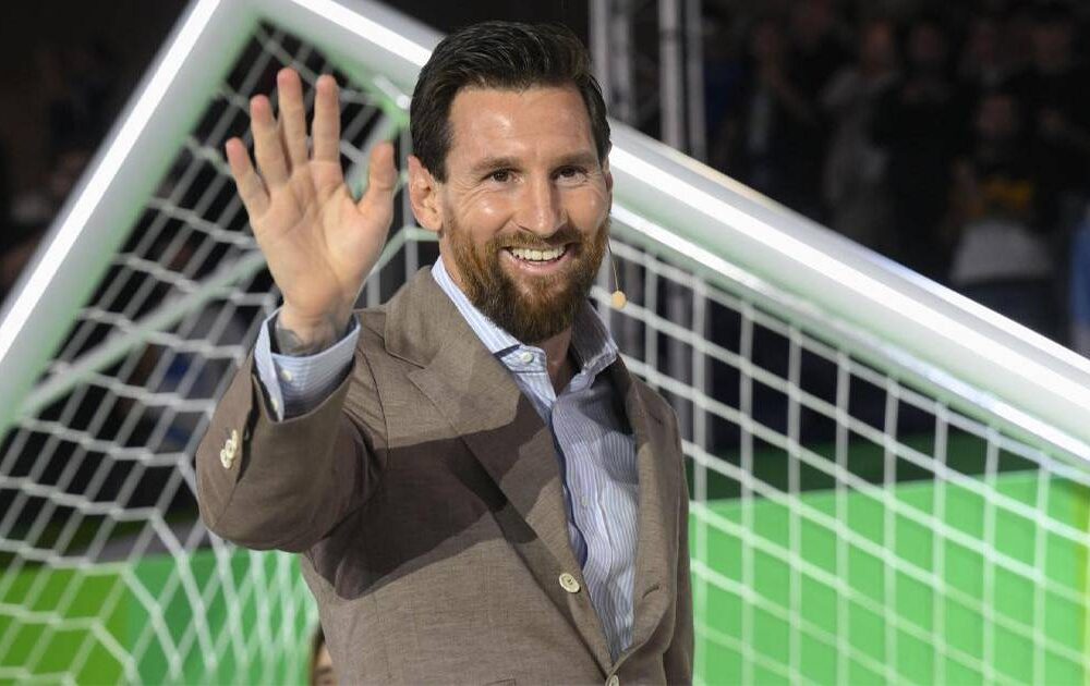 Leo Messi recibe el Premio Princesa de Asturias en un emotivo encuentro con jóvenes