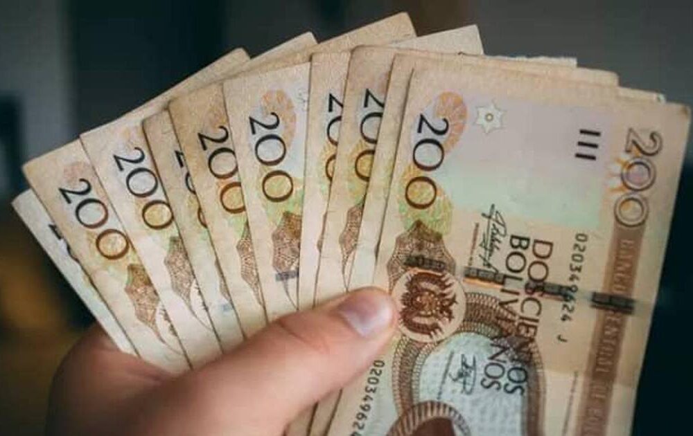 Industrias exigen un espacio para dialogar sobre aumento salarial en 2027