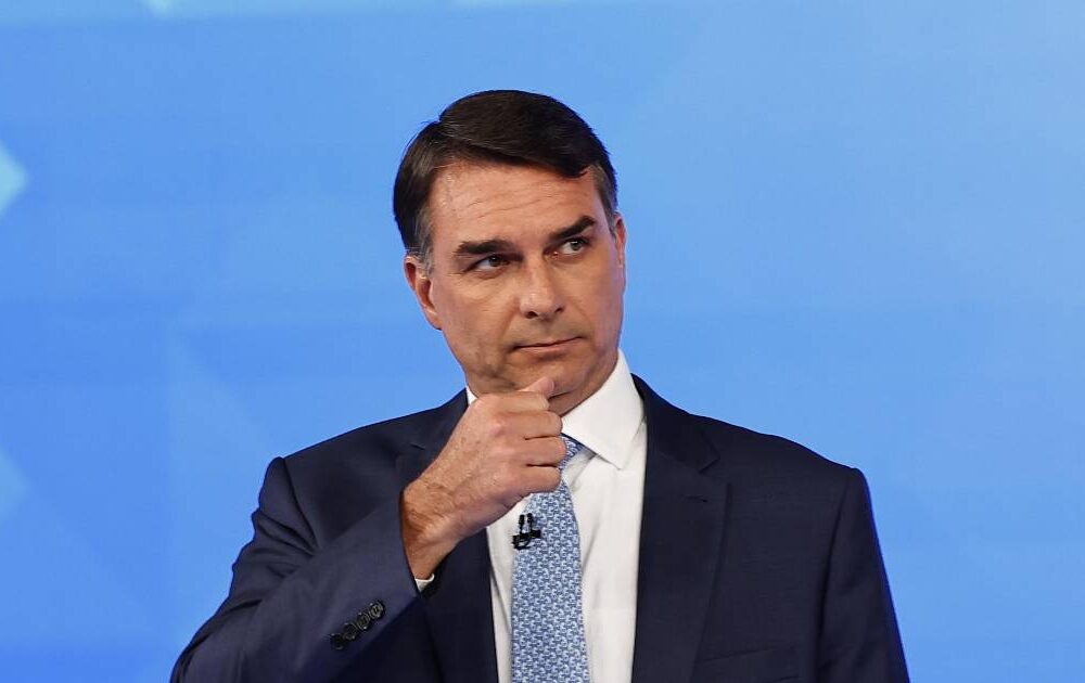 La Corte Suprema de Brasil abre investigación a la campaña de Flávio Bolsonaro por irregularidades