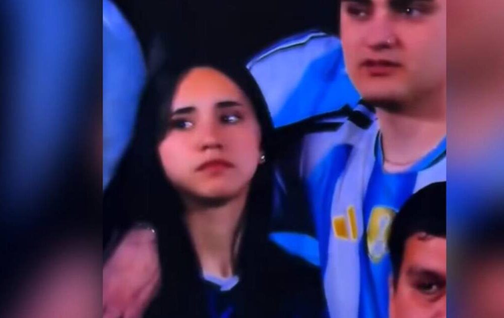 La inesperada reacción de una pareja en el adiós a Messi que causó furor en las redes